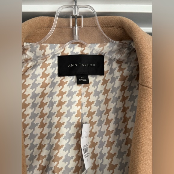Brand New Wool Blend Ann Taylor Coat, Size XS - Picture 5 of 8